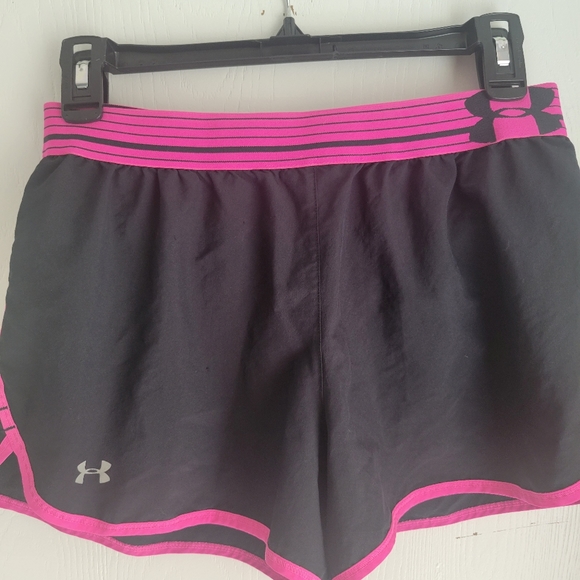 Under Armour Shorts - Picture 2 of 4